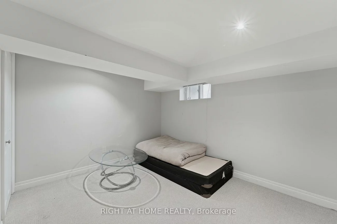 202, Dinnick, Lawrence Park South, Toronto