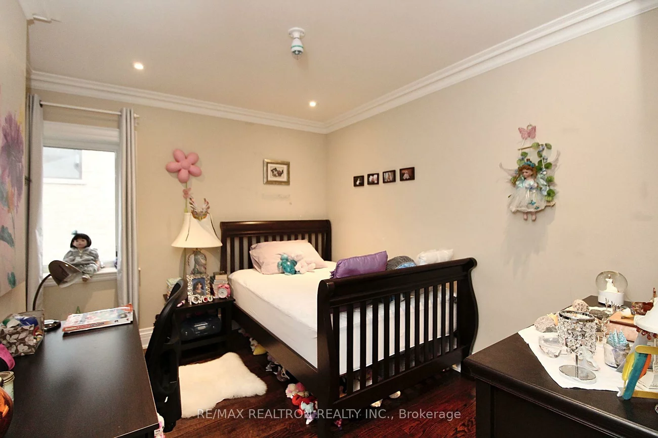 163, Burndale, Lansing-Westgate, Toronto