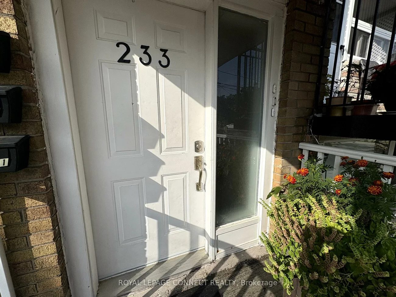 233, Pannahill, Bathurst Manor, Toronto