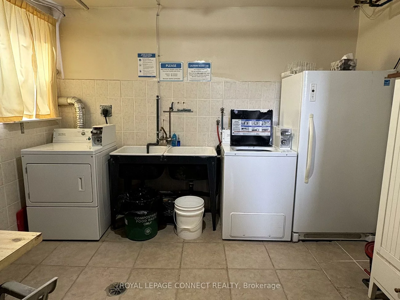 233, Pannahill, Bathurst Manor, Toronto