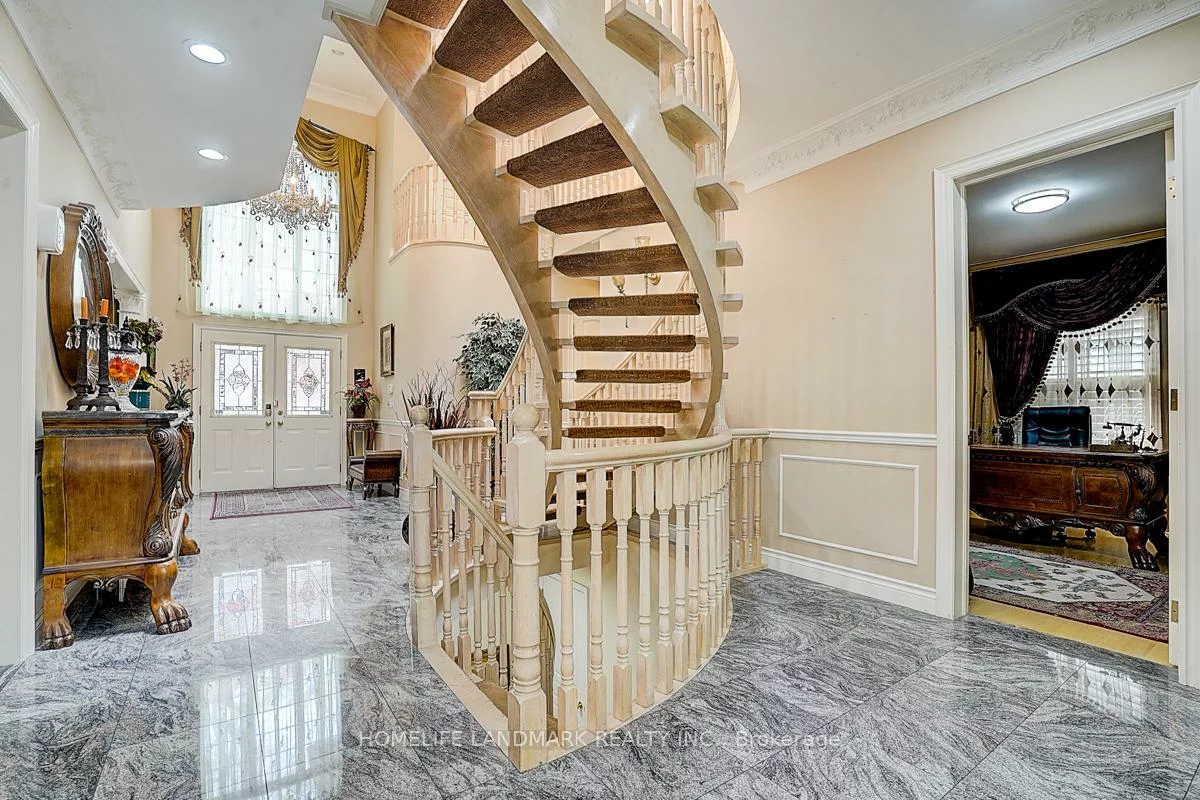 286, Hillcrest, Willowdale East, Toronto