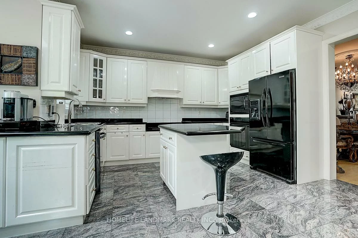 286, Hillcrest, Willowdale East, Toronto