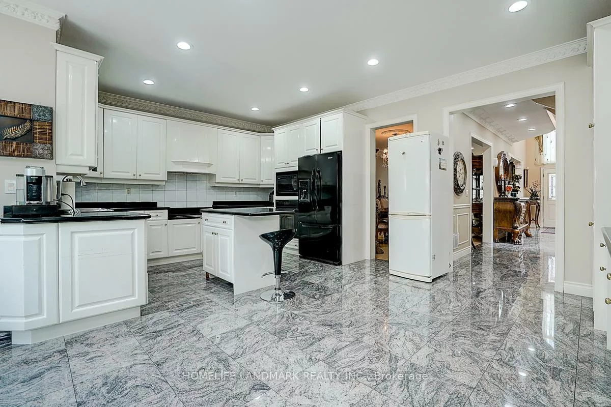 286, Hillcrest, Willowdale East, Toronto