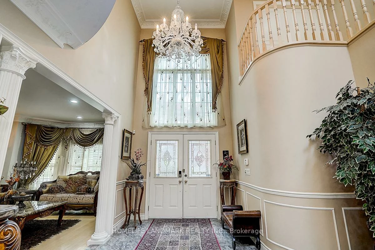 286, Hillcrest, Willowdale East, Toronto