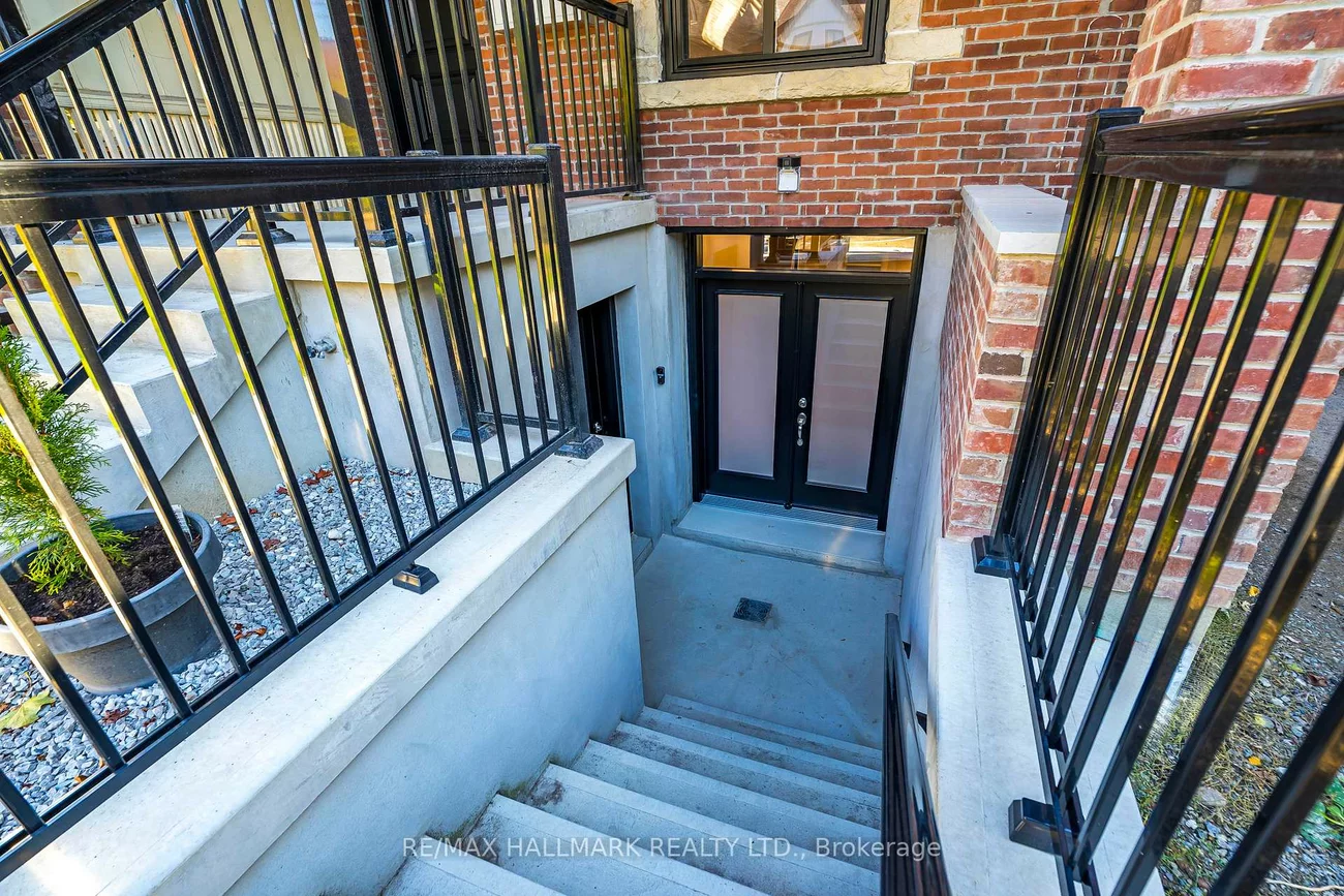 519, Gladstone, Dufferin Grove, Toronto