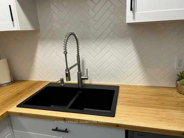 208, Carlton, Cabbagetown-South St. James Town, Toronto