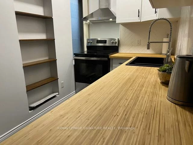 208, Carlton, Cabbagetown-South St. James Town, Toronto