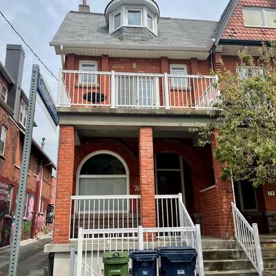 76, Oxford, Kensington-Chinatown, Toronto