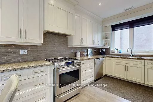 249, Maxome, Newtonbrook East, Toronto