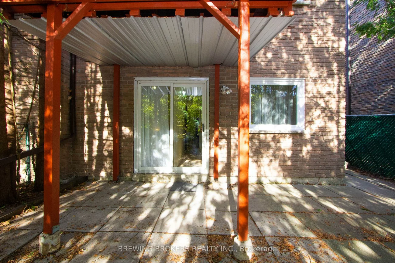 234, Robert Hicks (Lower), Westminster-Branson, Toronto