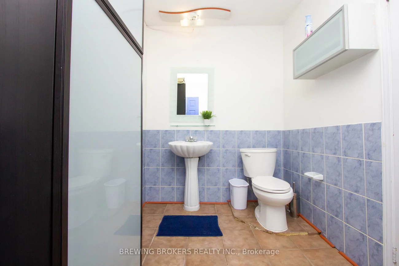 234, Robert Hicks (Lower), Westminster-Branson, Toronto