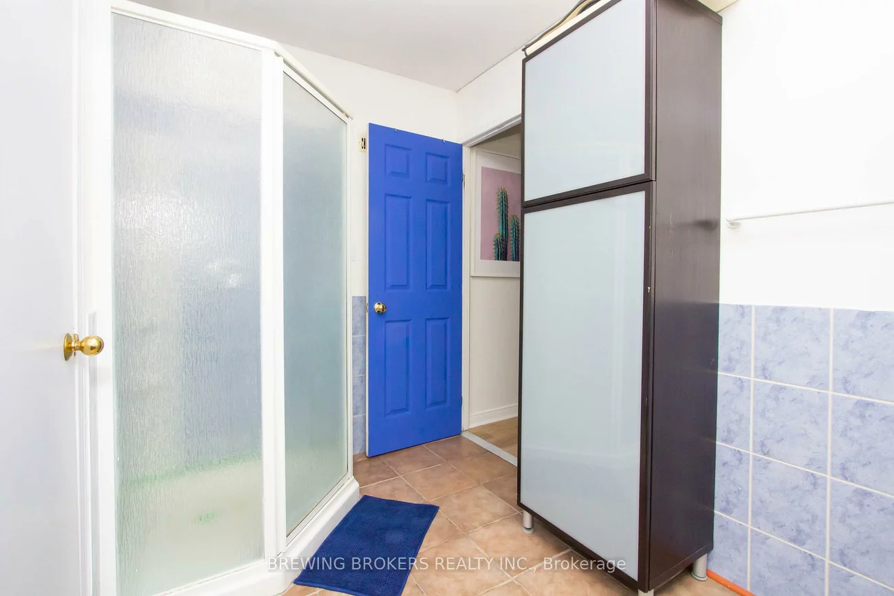 234, Robert Hicks (Lower), Westminster-Branson, Toronto