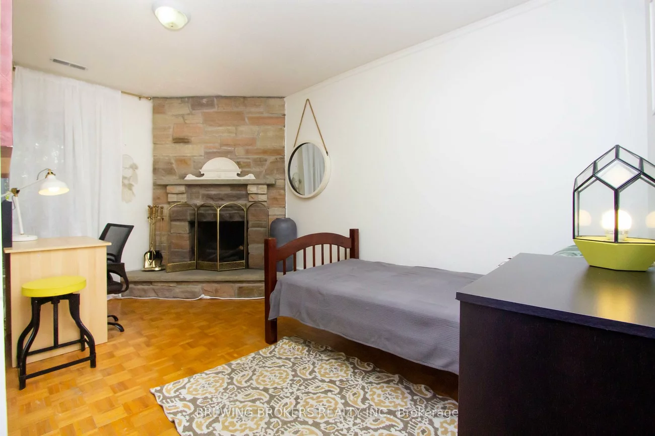 234, Robert Hicks (Lower), Westminster-Branson, Toronto