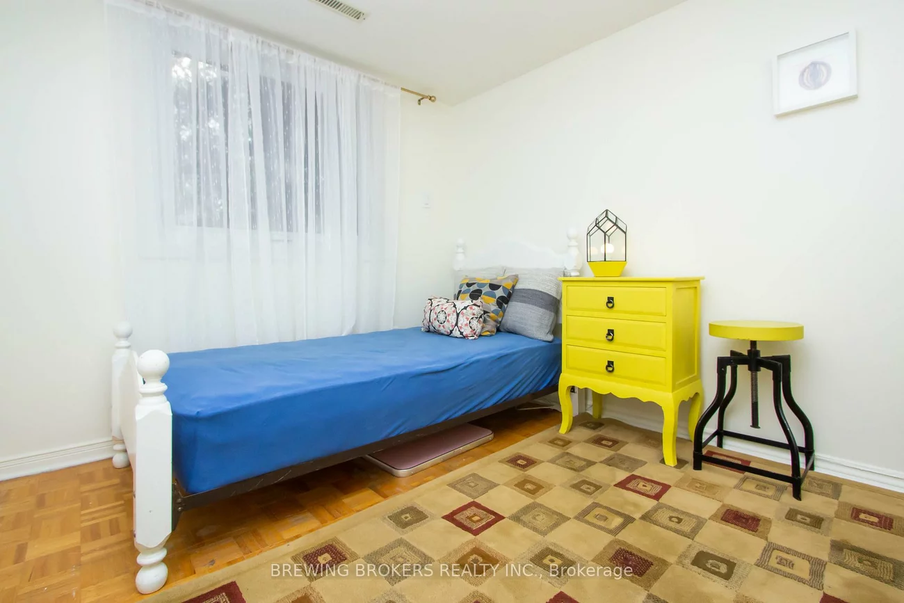 234, Robert Hicks (Lower), Westminster-Branson, Toronto