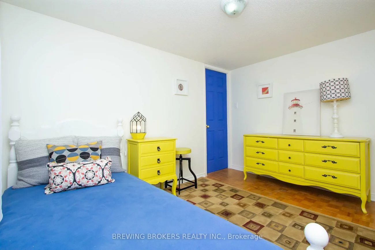 234, Robert Hicks (Lower), Westminster-Branson, Toronto