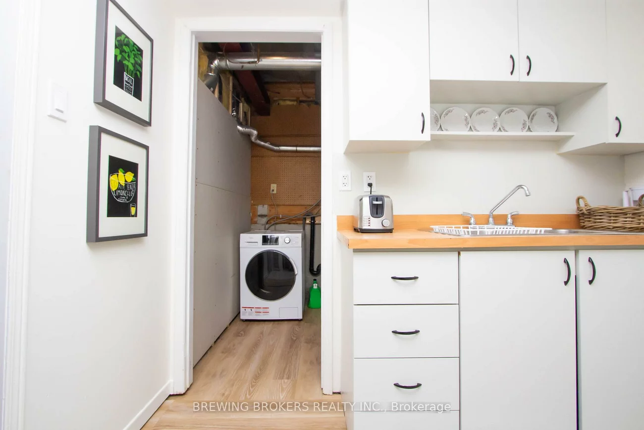 234, Robert Hicks (Lower), Westminster-Branson, Toronto