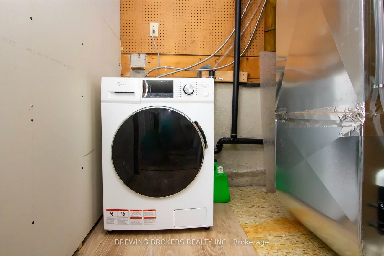 234, Robert Hicks (Lower), Westminster-Branson, Toronto