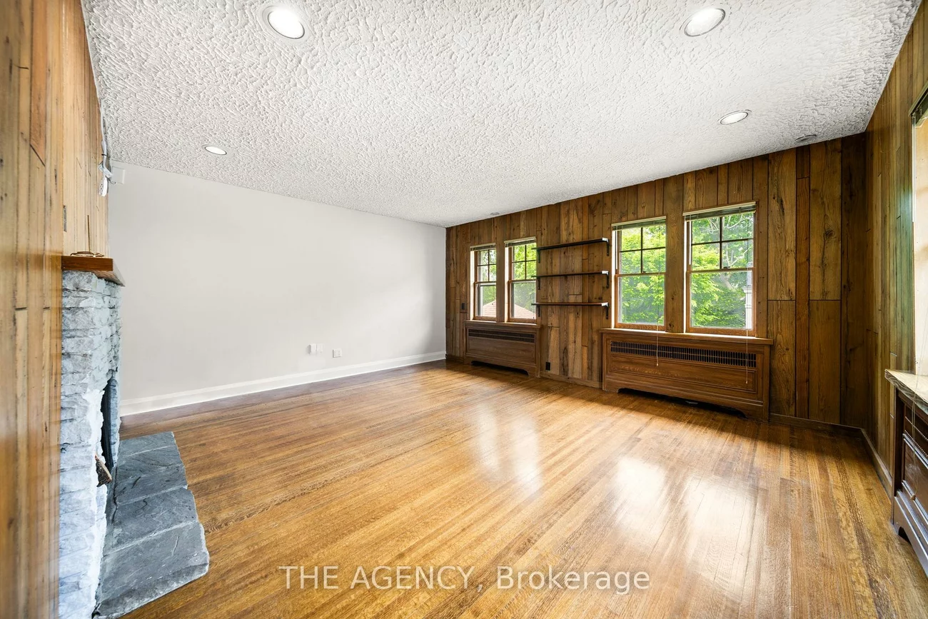 44, Elderwood, Forest Hill South, Toronto