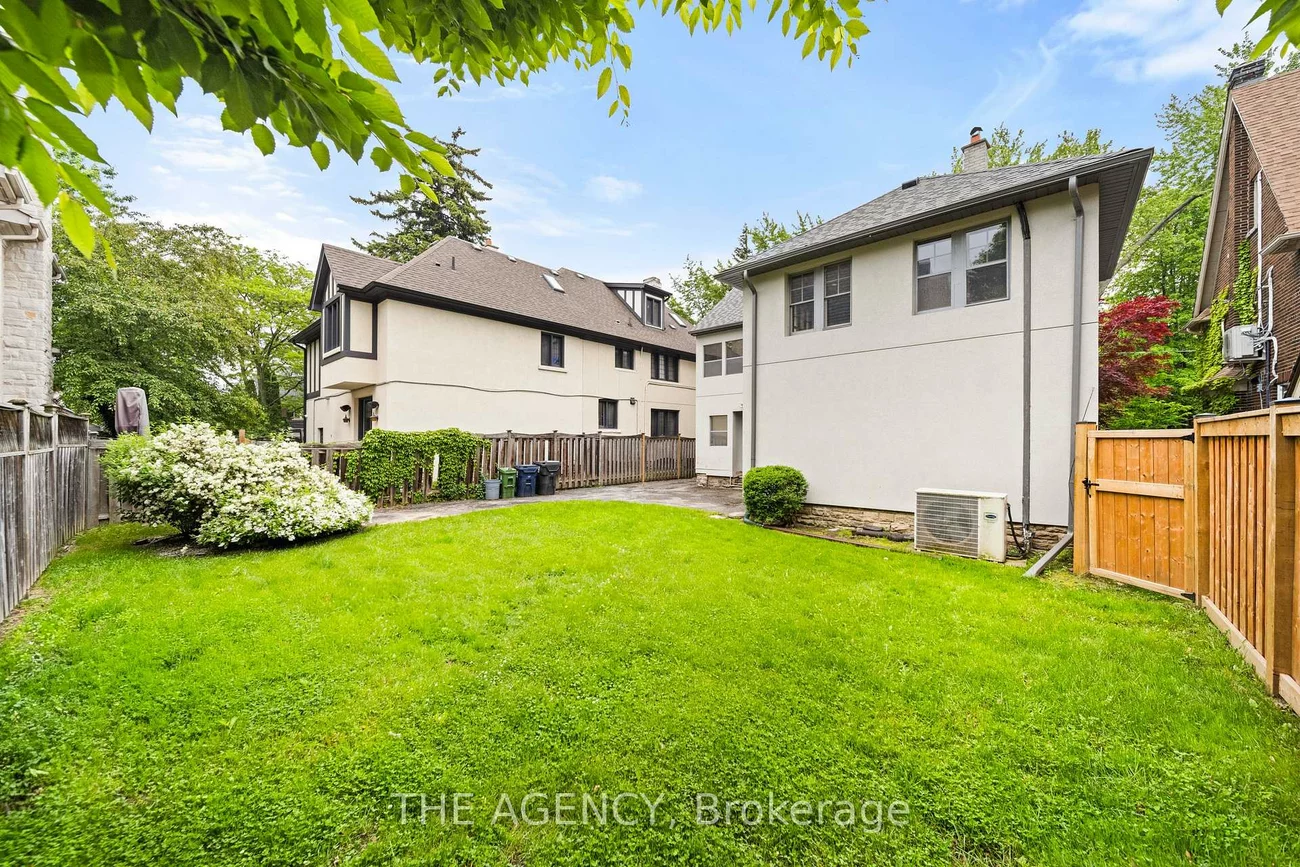 44, Elderwood, Forest Hill South, Toronto