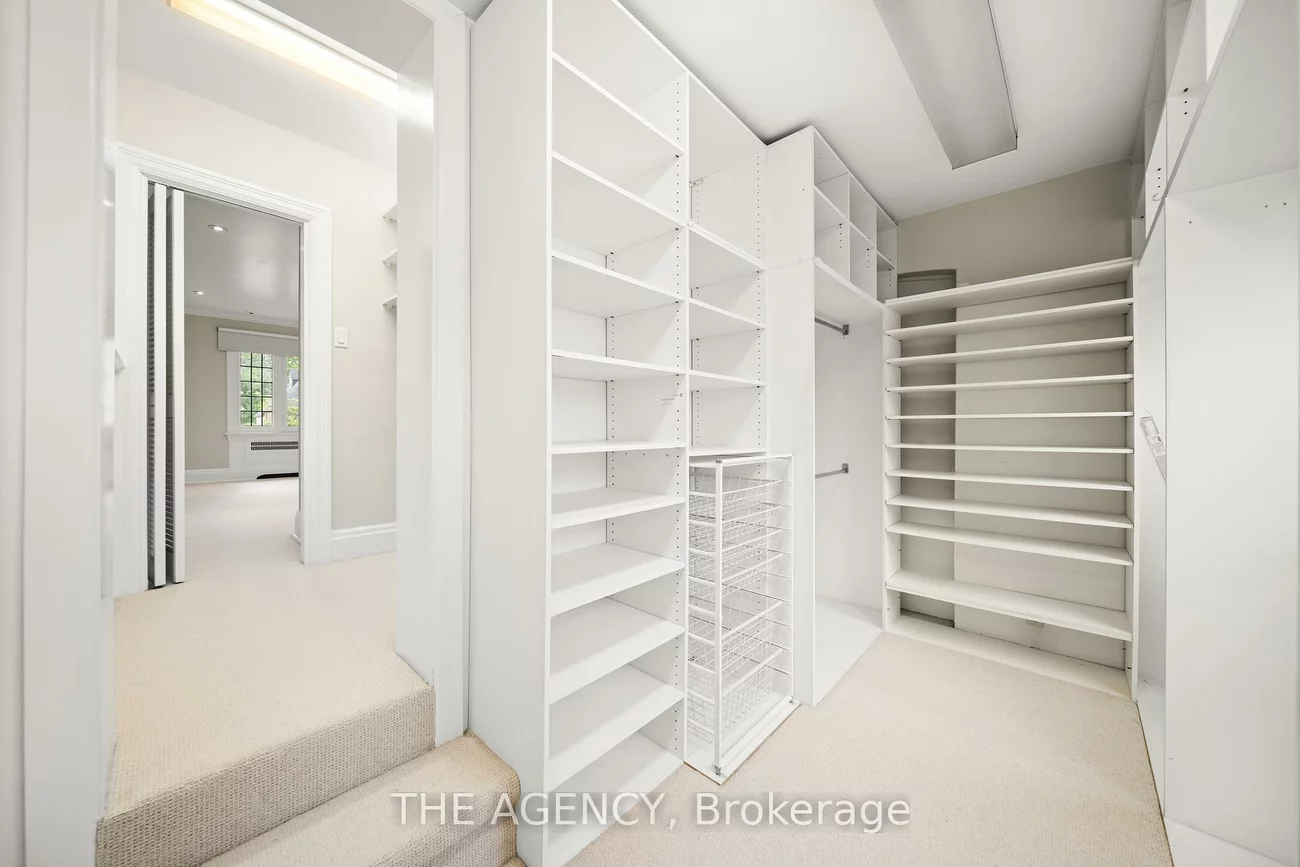 44, Elderwood, Forest Hill South, Toronto