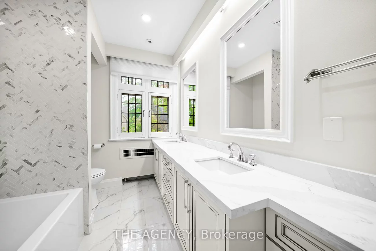 44, Elderwood, Forest Hill South, Toronto