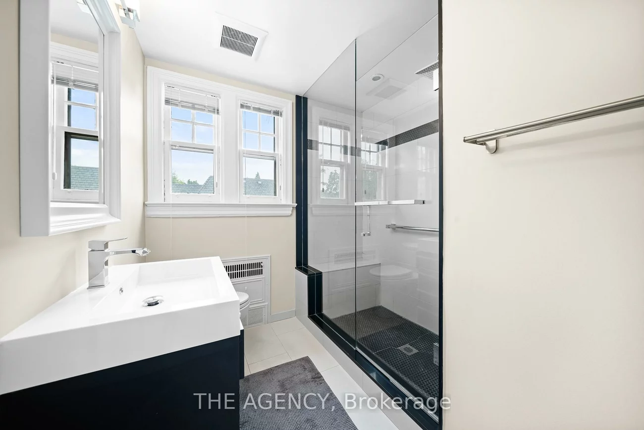 44, Elderwood, Forest Hill South, Toronto