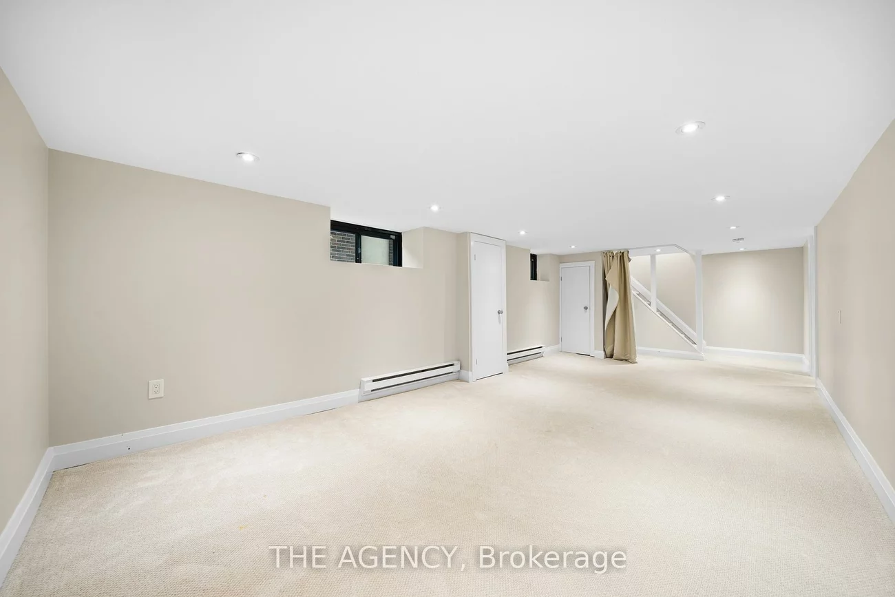 44, Elderwood, Forest Hill South, Toronto