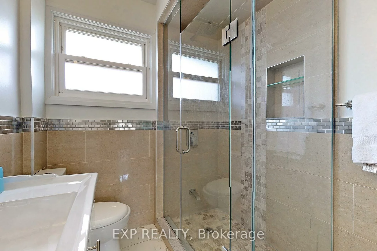 9, Silverview, Newtonbrook East, Toronto