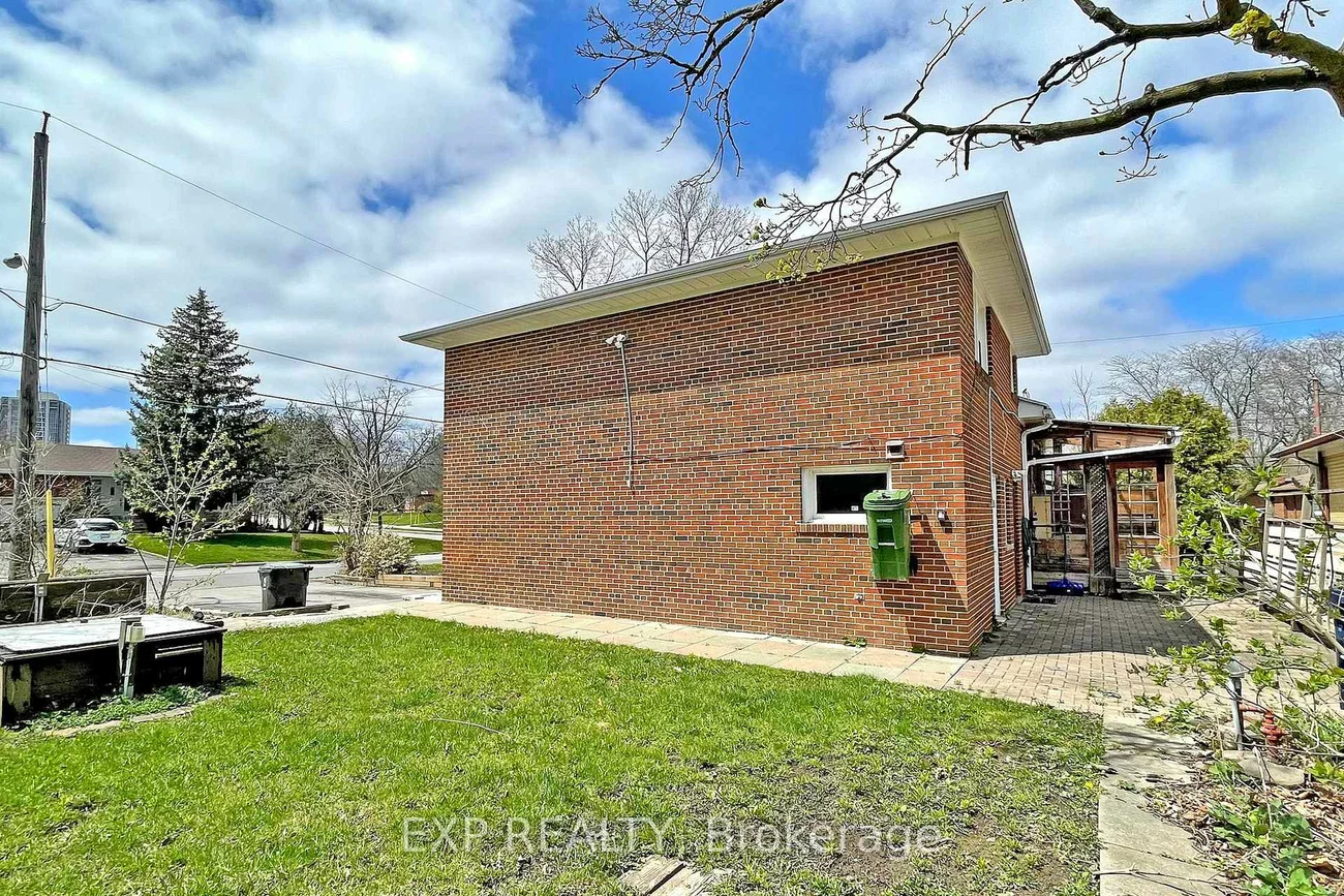 9, Silverview, Newtonbrook East, Toronto