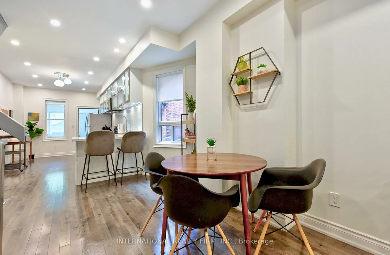 717, Palmerston, Annex, Toronto