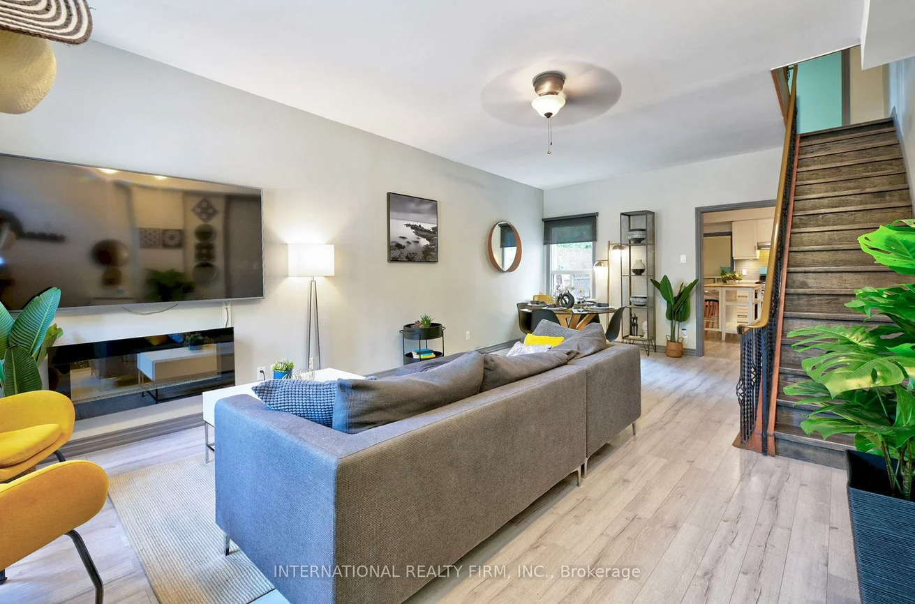 108, Shaw, Trinity-Bellwoods, Toronto