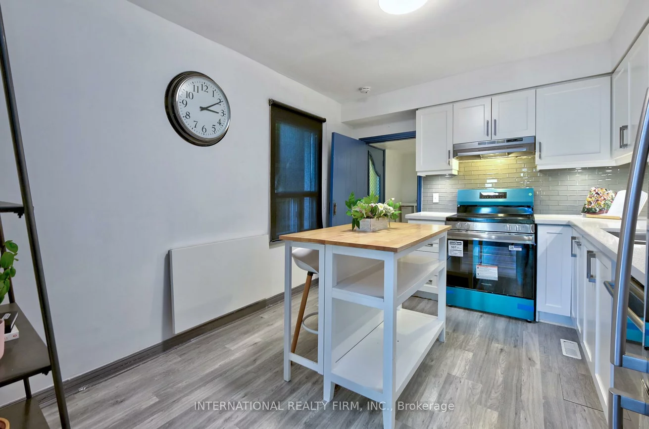 108, Shaw, Trinity-Bellwoods, Toronto