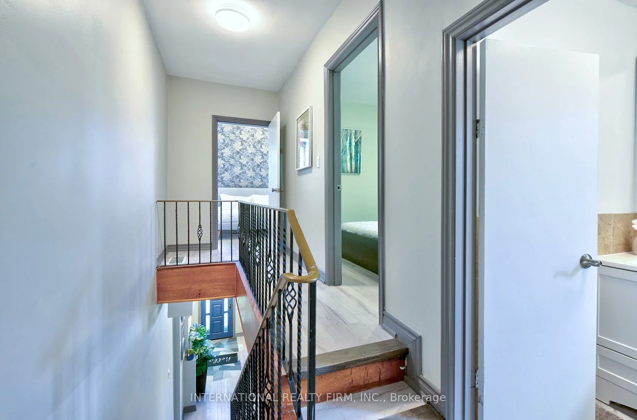 108, Shaw, Trinity-Bellwoods, Toronto