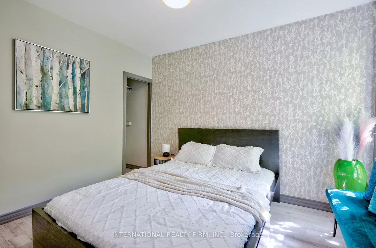 108, Shaw, Trinity-Bellwoods, Toronto