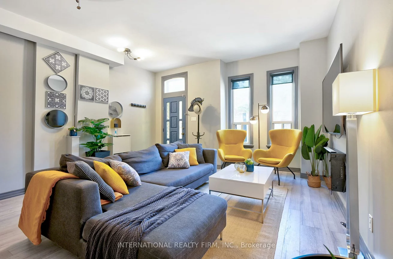 108, Shaw, Trinity-Bellwoods, Toronto