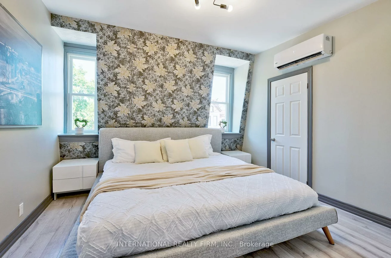 108, Shaw, Trinity-Bellwoods, Toronto