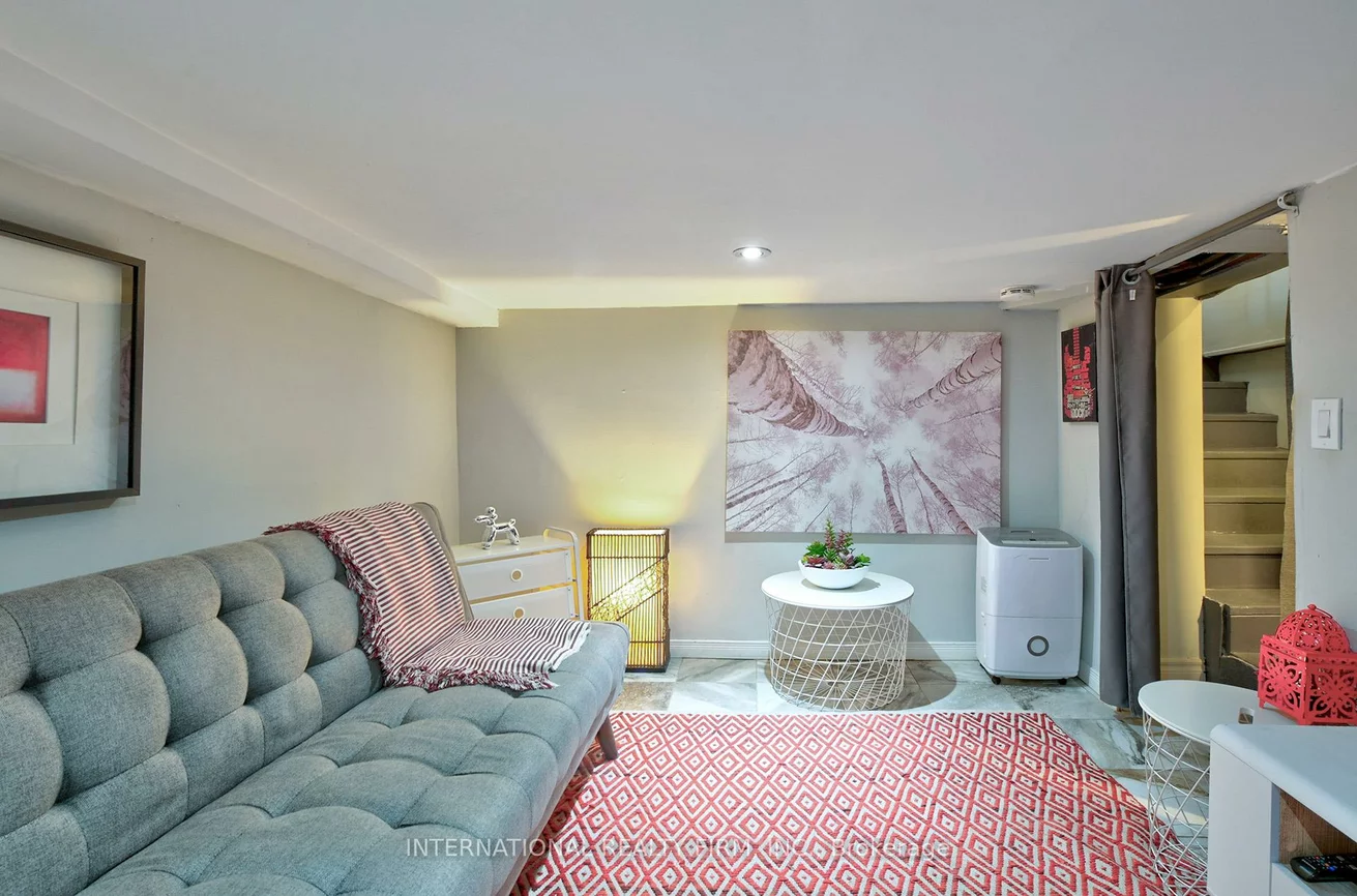 108, Shaw, Trinity-Bellwoods, Toronto