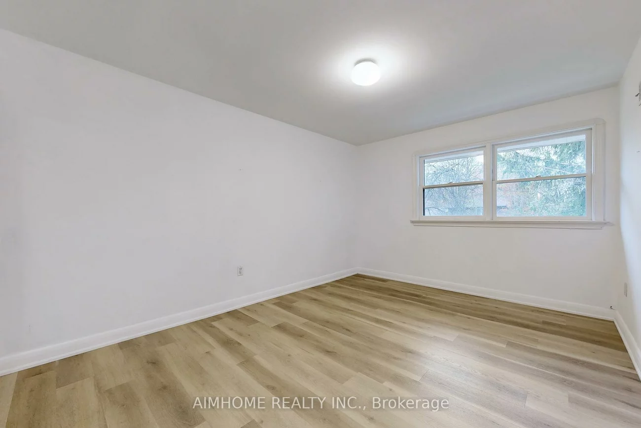 5, Morewood, Bayview Village, Toronto