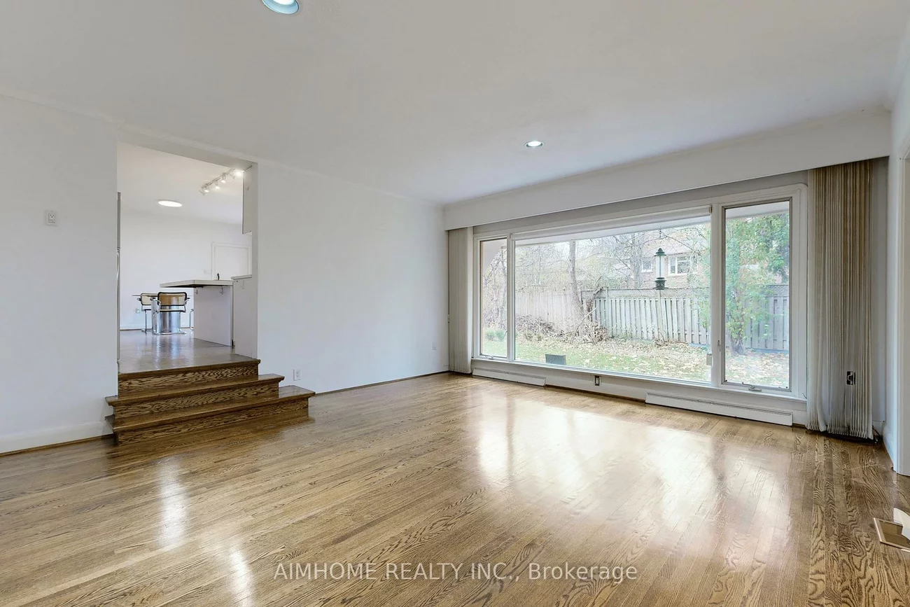 5, Morewood, Bayview Village, Toronto