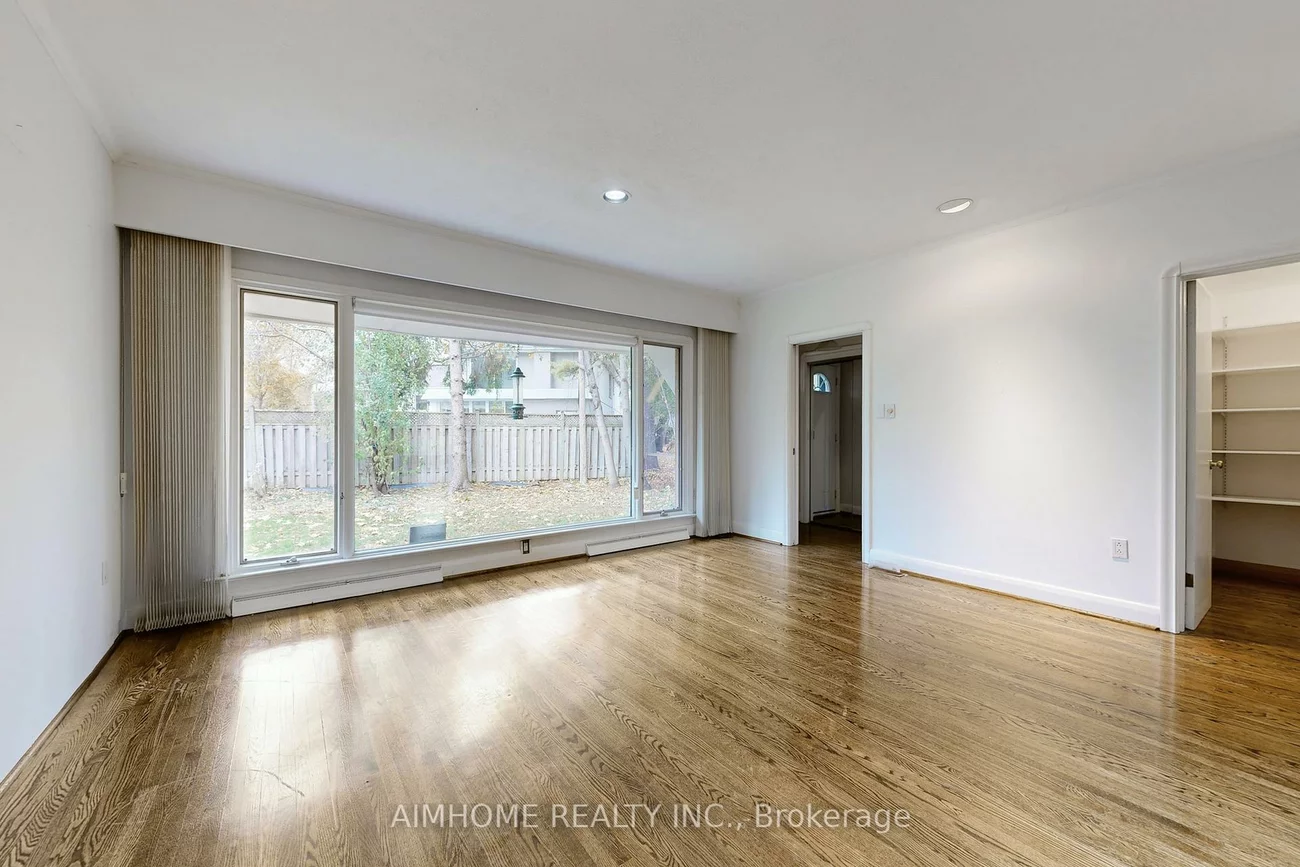 5, Morewood, Bayview Village, Toronto