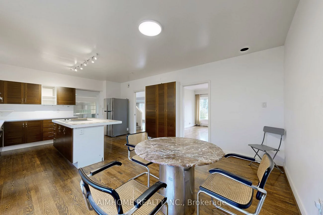 5, Morewood, Bayview Village, Toronto