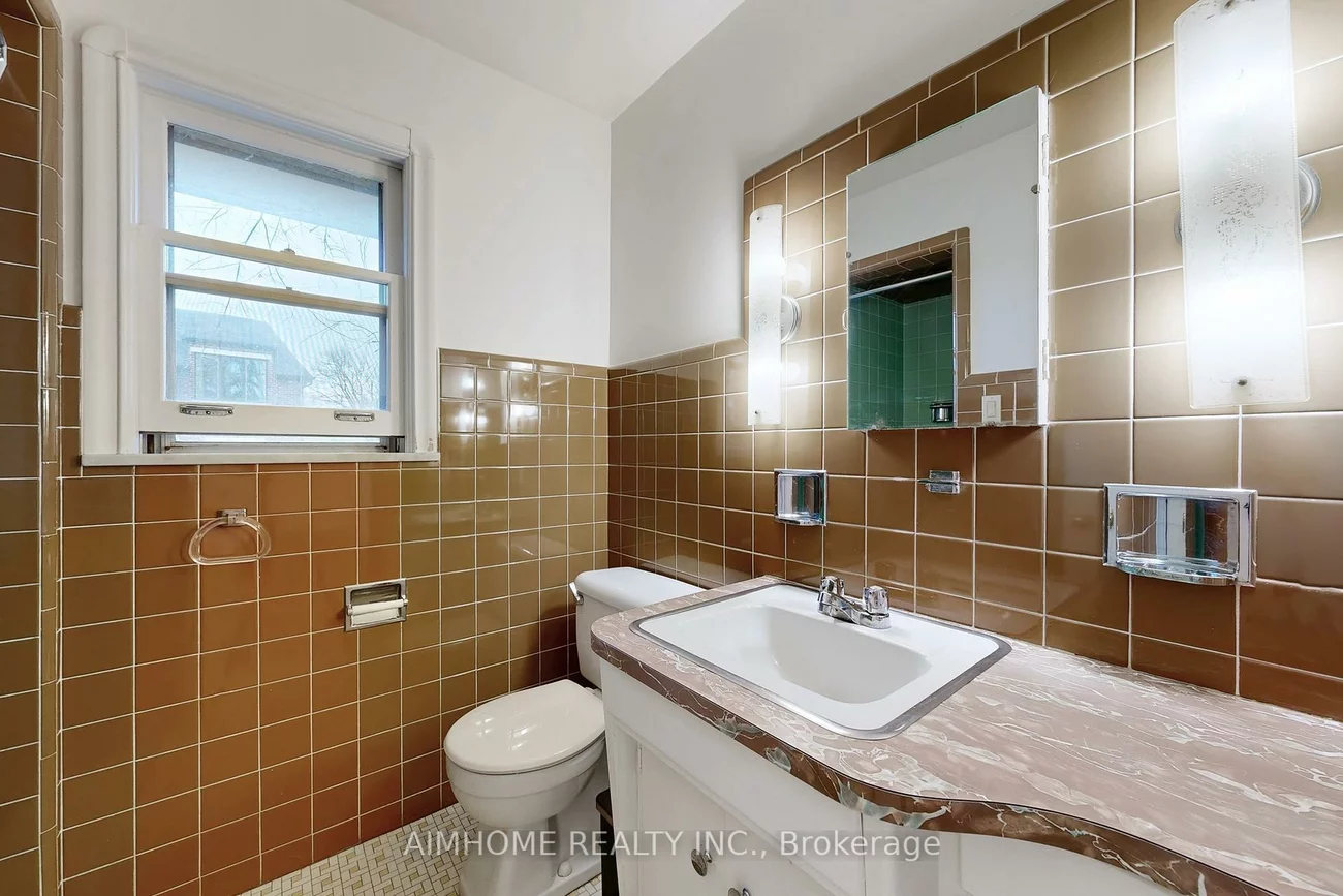 5, Morewood, Bayview Village, Toronto