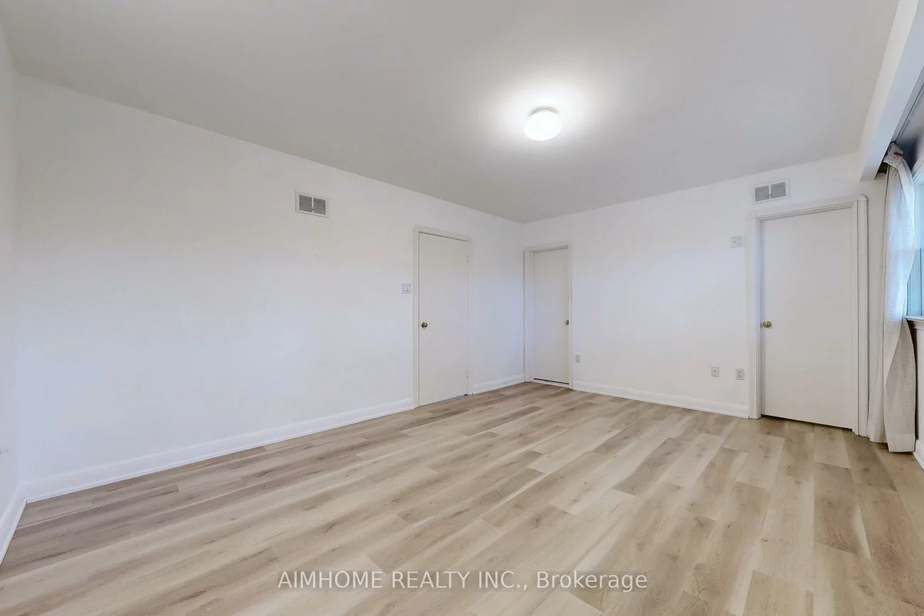 5, Morewood, Bayview Village, Toronto