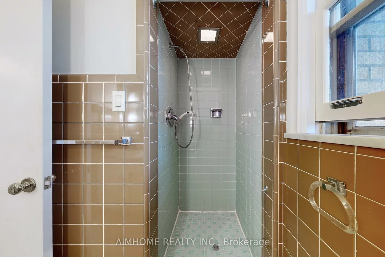 5, Morewood, Bayview Village, Toronto