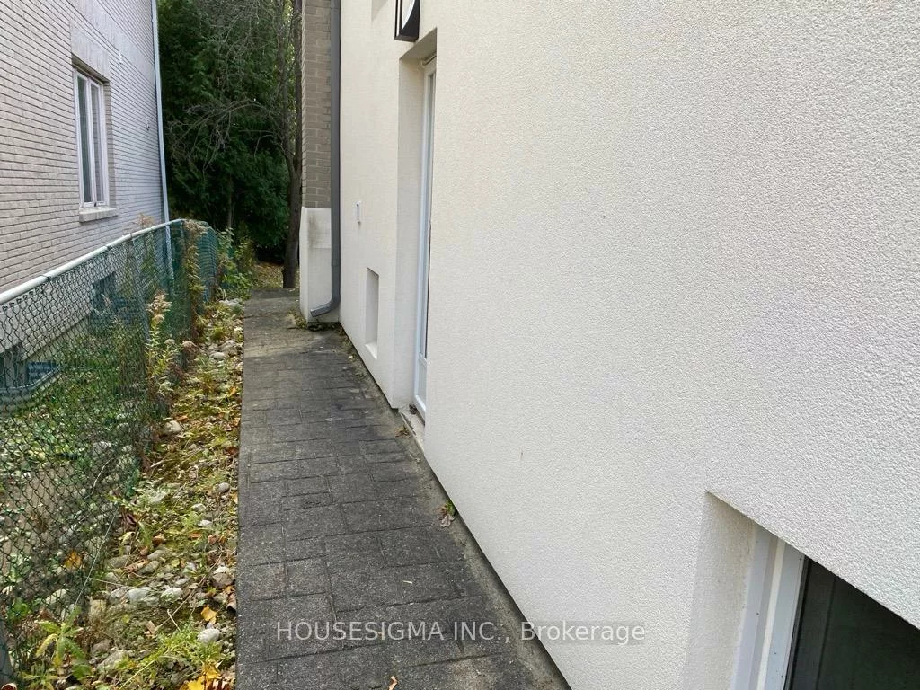 139, Horsham, Willowdale West, Toronto