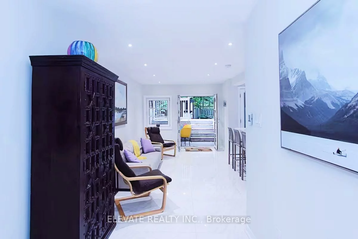 151, Chaplin, Yonge-Eglinton, Toronto