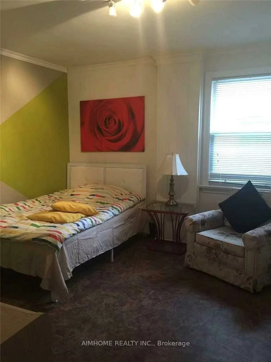 197, Finch, Willowdale East, Toronto