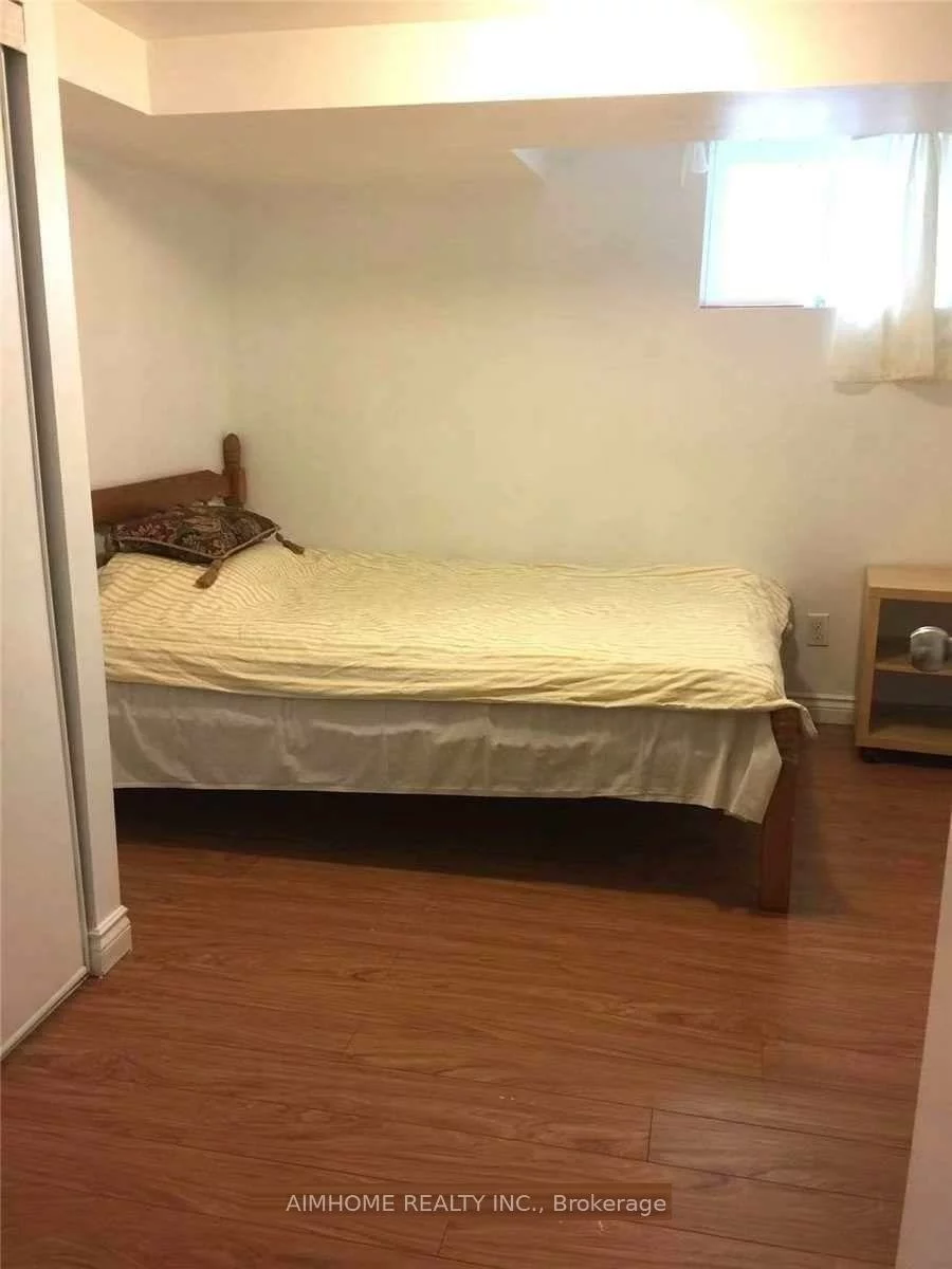 197, Finch, Willowdale East, Toronto