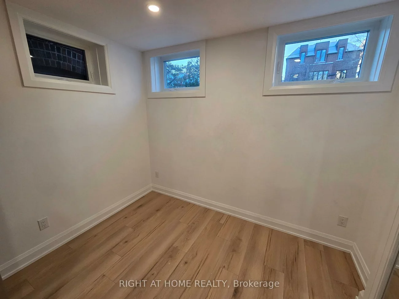 55, Camberwell, Humewood-Cedarvale, Toronto