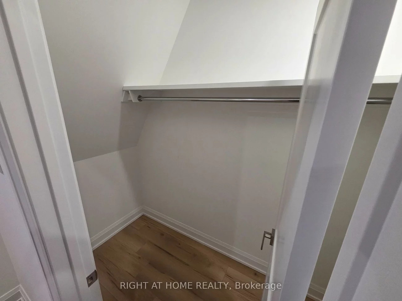 55, Camberwell, Humewood-Cedarvale, Toronto